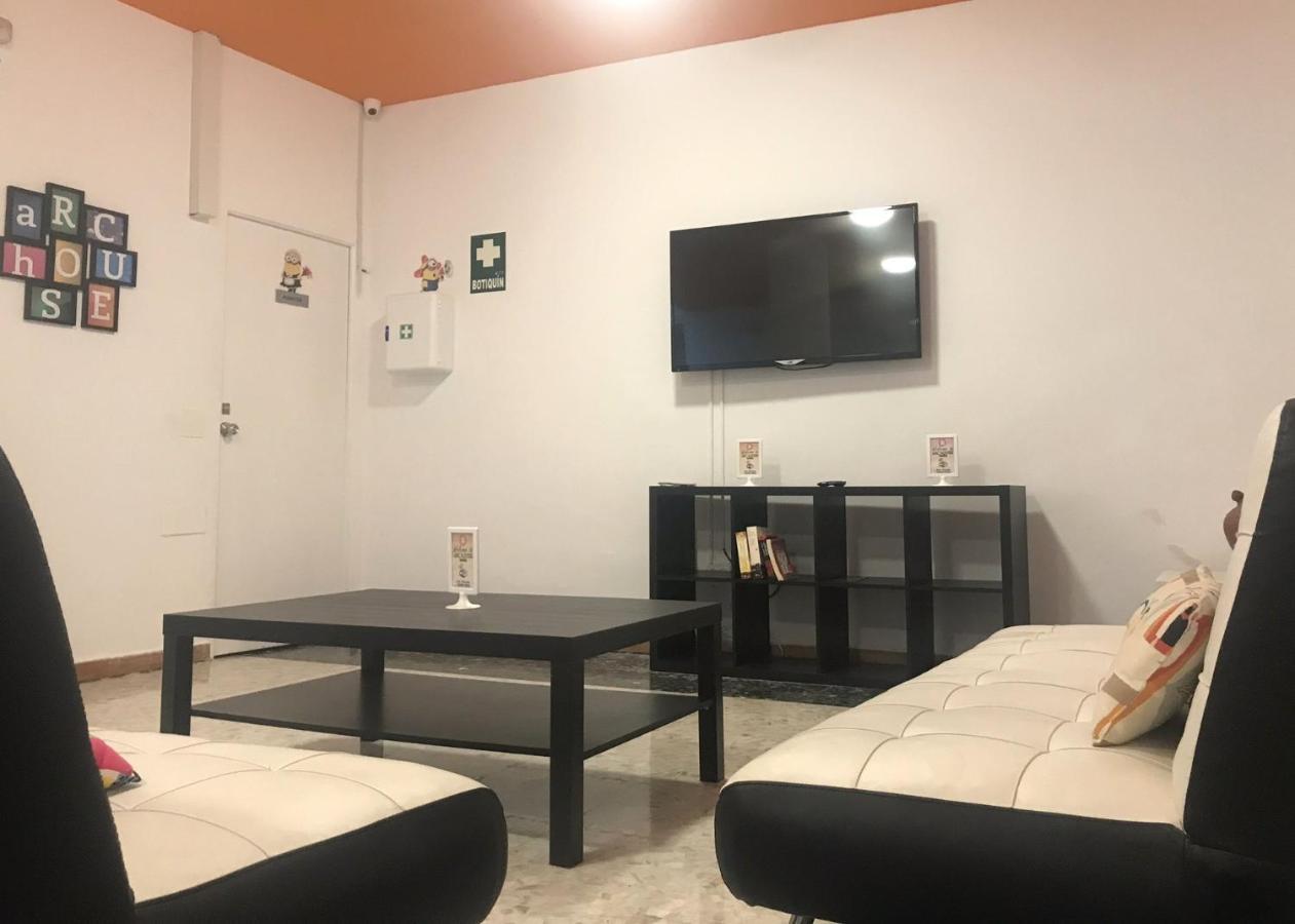 Arc House Sevilla Only Adults Bagian luar foto