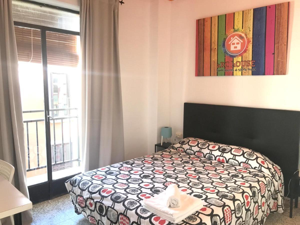 Arc House Sevilla Only Adults Bagian luar foto