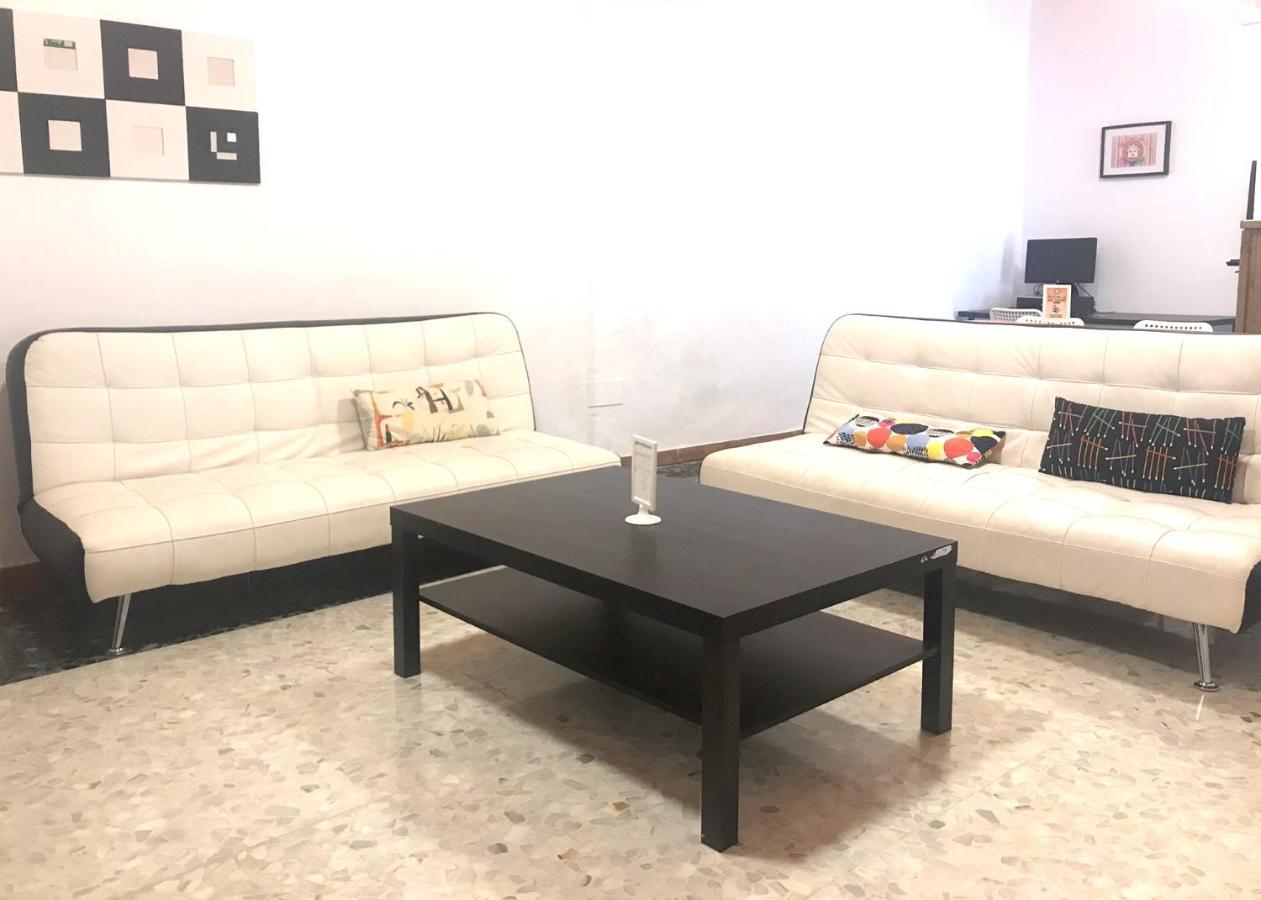 Arc House Sevilla Only Adults Bagian luar foto